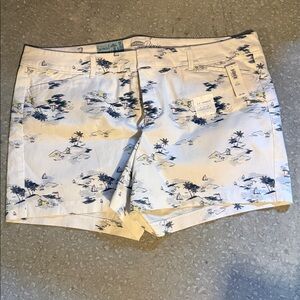 Old Navy White and Blue Patterned Jean Shorts